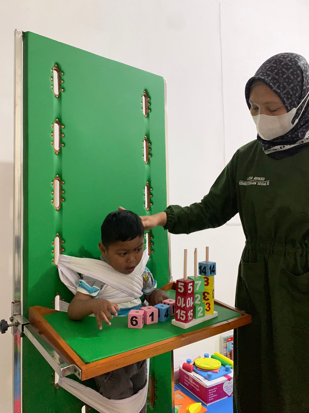 TERAPI BAGI ANAK BERKEBUTUHAN KHUSUS